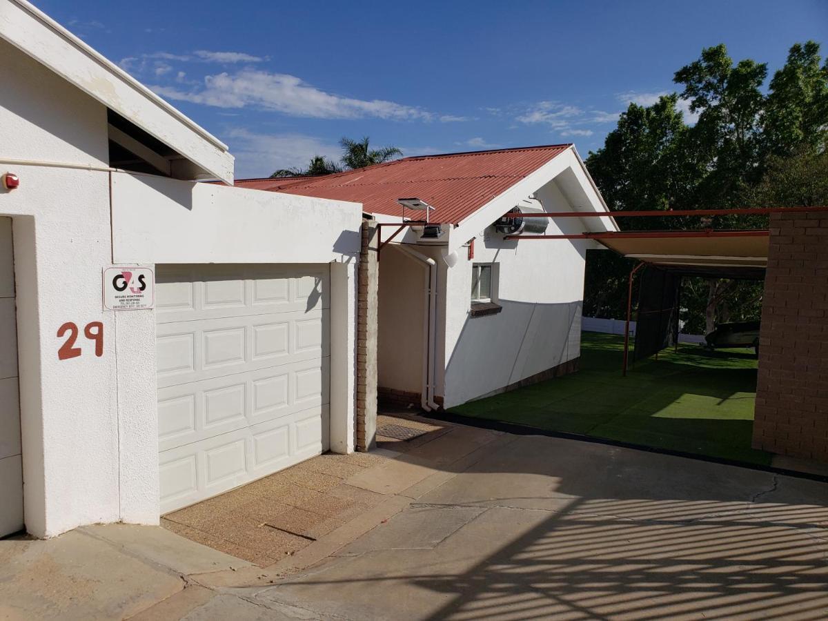 Tourmaline Holiday House Villa Windhoek Exterior photo